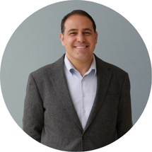 Directora de la Escuela de Ciencias Sociales y Educación