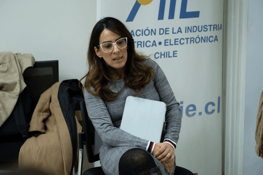 Victoria Alarcón, directora de la Escuela de Ingeniería IACC